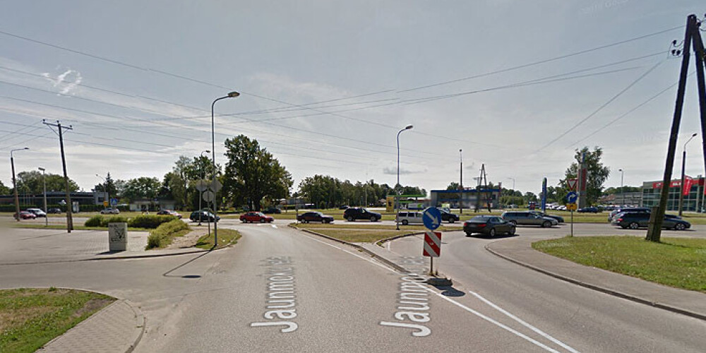 Ierobežos satiksmi K.Ulmaņa gatves un Jaunmoku ielas krustojumā