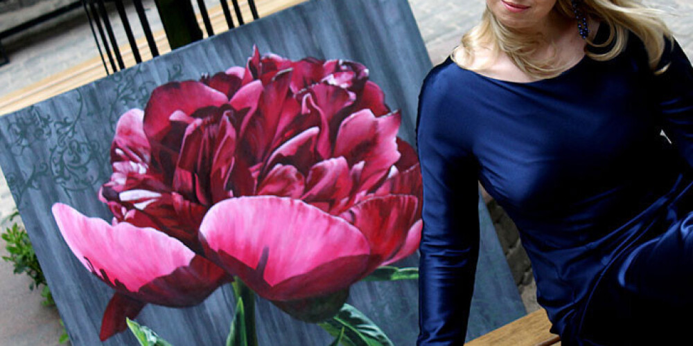 Galerijā Mākslas Banka atklāta Ilses Krūkles izstāde "Visa sākums ir ziedos"