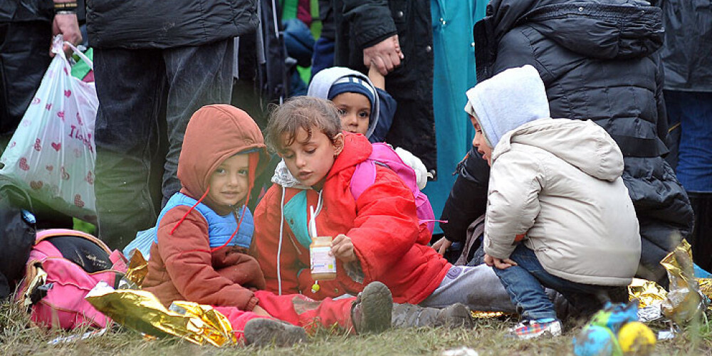 Ungārija apsver iespēju slēgt bēgļu nometnes