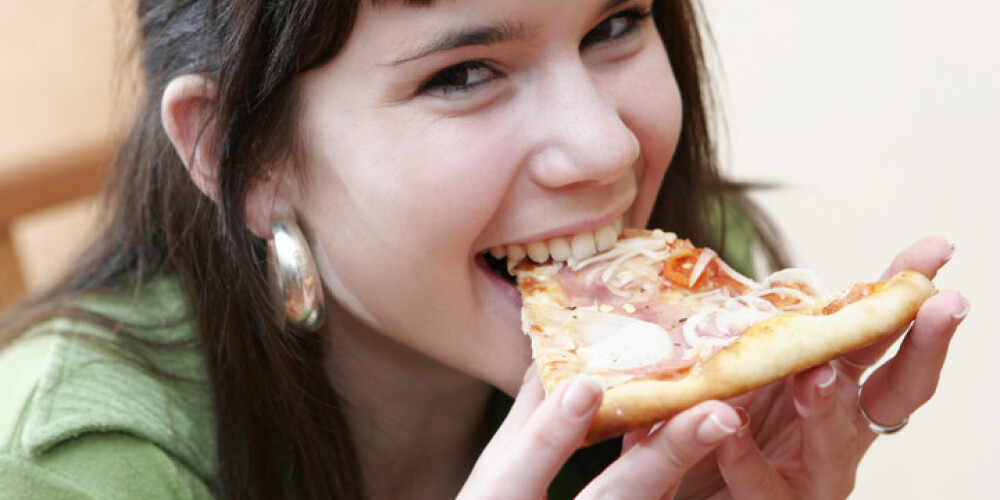 5 привычек в еде, которые указывают на психологические проблемы