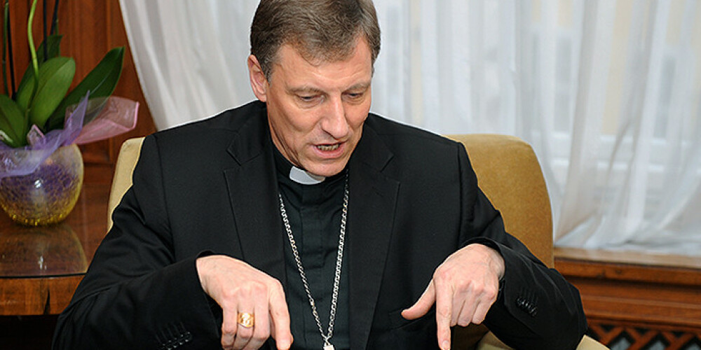 Arhibīskaps Stankevičs: "Bēgļu krīzi izraisījušas grēku struktūras"