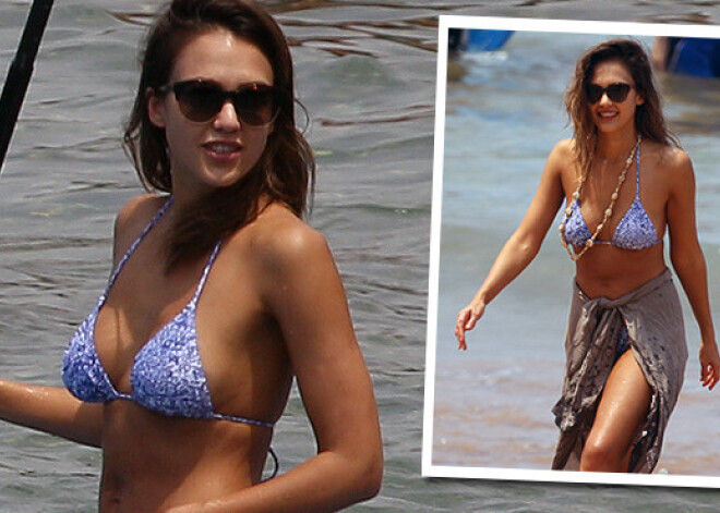 Мать двоих детей Джессика Альба показала отличную фигуру в бикини