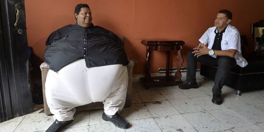 Resnākais kolumbietis Oskars sver 400 kilogramus un grasās nomest trīs simtus. FOTO