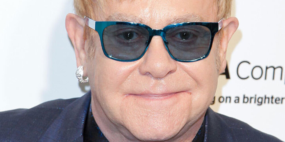 Bijušais miesassargs iesūdzējis Eltonu Džonu tiesā par seksuālu uzmākšanos