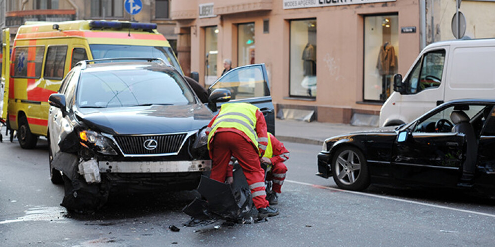 Latvijā vieni no augstākajiem rādītājiem ES ceļu satiksmes negadījumos bojāgājušo ziņā