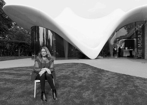 65 gadu vecumā mirusi pasaulslavenā arhitekte Zaha Hadida