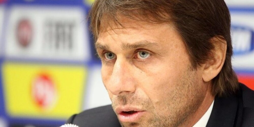 Itālijas izlases galvenais treneris Konte no nākamās sezonas vadīs "Chelsea"