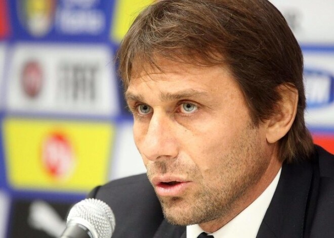 Itālijas izlases galvenais treneris Konte no nākamās sezonas vadīs "Chelsea"