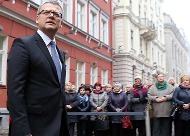 Puse Latvijas iedzīvotāju vēlas, lai Belēvičs pamet veselības ministra amatu