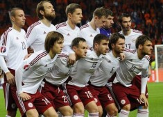 Latvijas futbola izlase pēdējā laikā nereti ir nospēlējusi neizšķirti ar daudzām spēcīgām izlasēm, bet uzvaras oficiālos mačos nav bijušas jau ilgāku laiku.