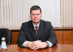 Vides aizsardzības un reģionālās attīstības ministrs Kaspars Gerhards pauž, ka ministrijas prioritāte ir uzņēmējdarbības veicināšana novados, piemēram, vairāk nekā 60 miljoni eiro tiks tērēti, lai izbūvētu investoriem pievilcīgu vidi, un tiks izveidota Latgales speciālā ekonomiskā zona.