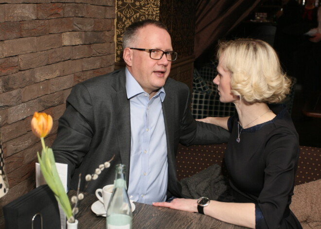 2016. gadā 11. aprīlī Valmieras drāmas teātrī tika pasniegta Oļerta Krodera balva un pasākumam sekoja līksms aktieru burziņš.