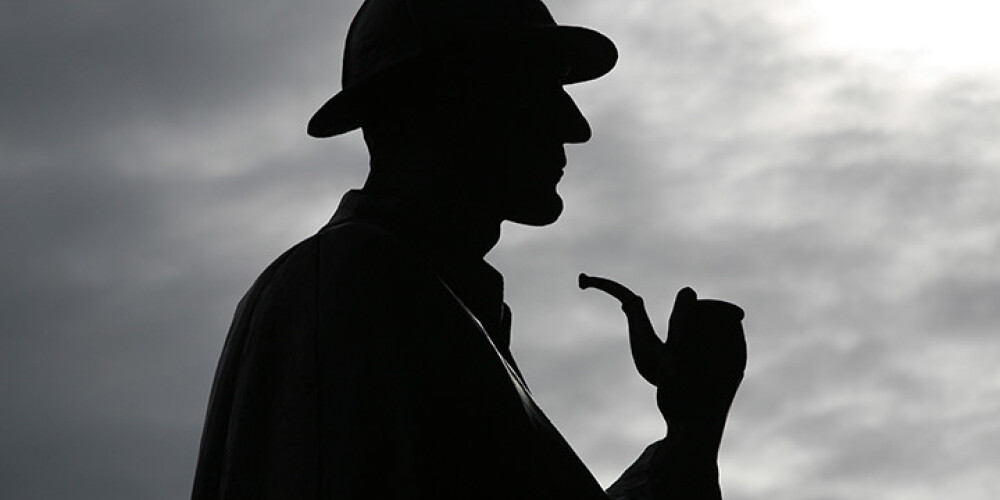 Lohnesa ezerā atrod pirms 50 gadiem nogrimušu Nesijas figūru no filmas par Šerloku Holmsu