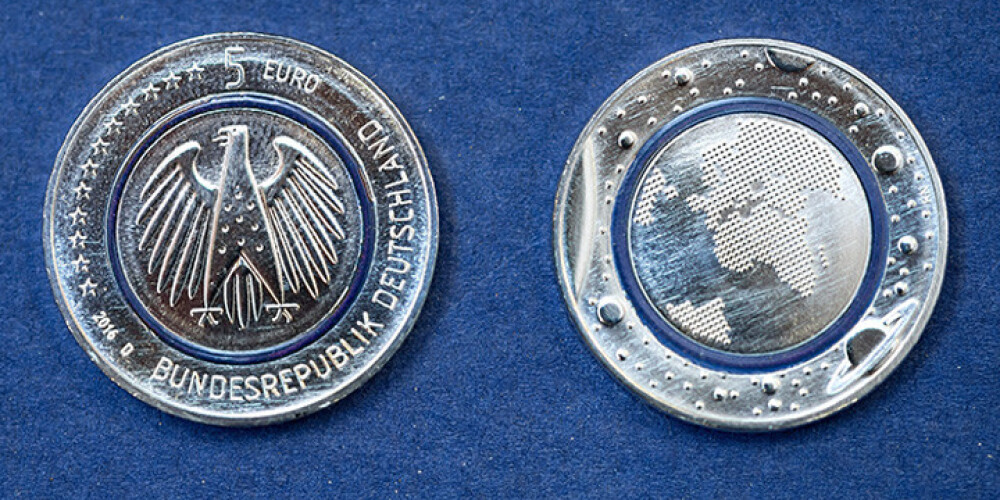 Pirmoreiz izkalta 5 eiro monēta. Ar to varēs norēķināties tikai Vācijā. FOTO
