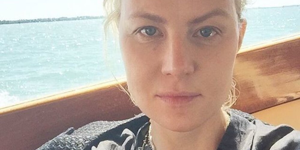 Рената Литвинова удивила селфи без макияжа