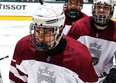 Latvijas U-18 hokejisti sper pirmo soli palikšanai elitē