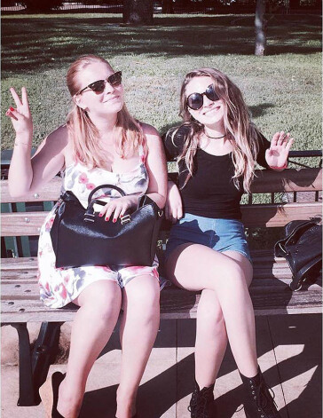 Полина и Елизавета видятся редко, но все равно остаются дружными сестрами