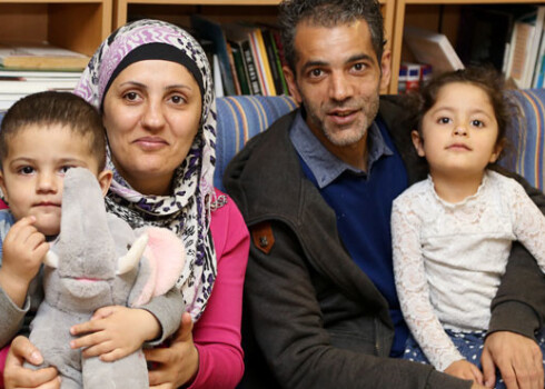 Alternatīvo statusu var piešķirt personai, ja ir pamats uzskatīt, ka personai tās mītnes zemē draud nāves sods vai miesas sods, spīdzināšana, necilvēcīga vai pazemojoša izturēšanās vai pazemojoša sodīšana, ir smagi un individuāli draudi, kas apdraud dzīvību vai veselību plaši izplatītas vardarbības dēļ starptautisku, ārējo vai iekšējo bruņoto konfliktu gadījumā.