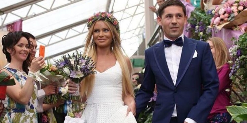 Дана Борисова: «Поздравьте меня с окончанием первого и единственного брака»