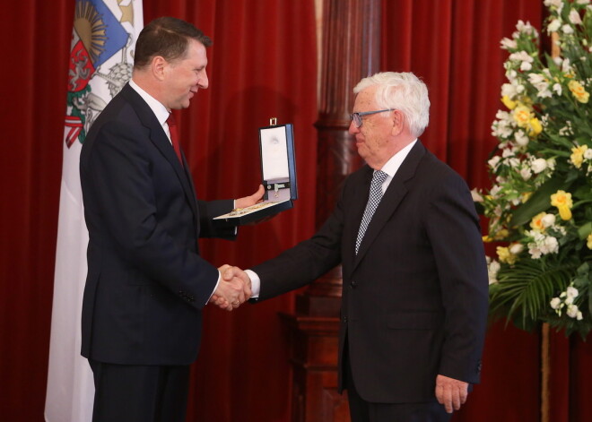 Augstāko valsts apbalvojumu pasniegšanas ceremonija