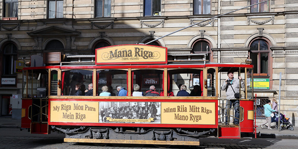Ar Retro tramvaju Rīgā divās dienās braukuši gandrīz 200 pasažieru