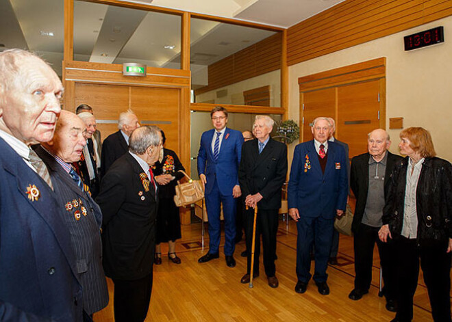 Ušakovs Rātsnamā uzņems 130.latviešu strēlnieku korpusa veterānus