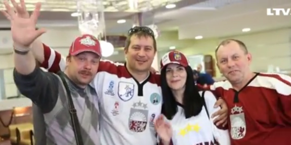 Mūsu hokeja fani soļo pa Maskavu, skandējot "Latvija, Latvija!" VIDEO