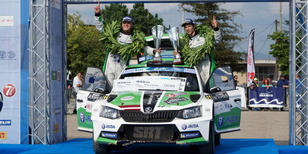 Rallija braucējs Sirmacis sensacionāli uzvar Eiropas čempionāta posmā. VIDEO