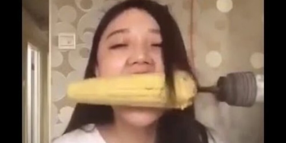 Китаянка лишилась волос из-за интернет-челленджа с кукурузой. ВИДЕО