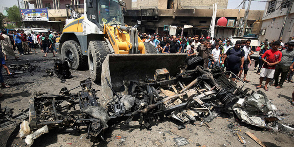Teroristu sarīkotā sprādzienā Bagdādē 94 bojāgājušie. FOTO