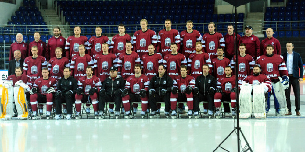Latvijas hokeja izlases kopbilde šoreiz bez Lipmana. FOTO