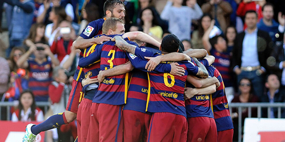 "Barcelona" futbolisti 24.reizi vēsturē kļūst par Spānijas čempioniem. FOTO