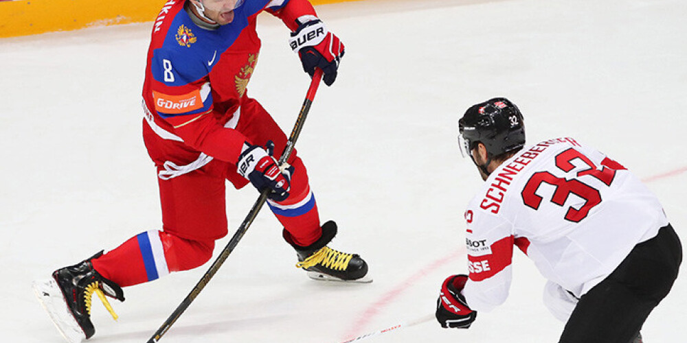 Ovečkina pirmajā spēlē Krievija pārliecinoši uzvar Šveici; Ungārija šokē baltkrievus