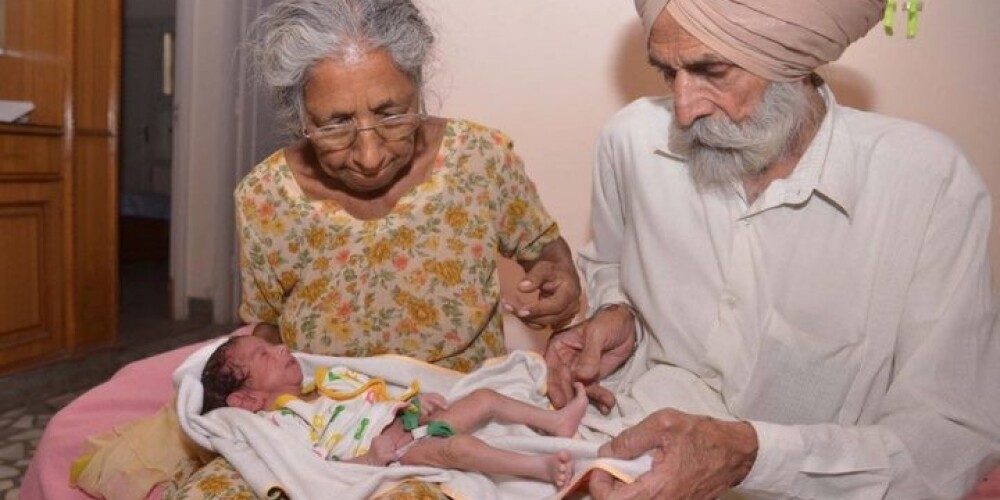 Neticami: sieviete 72 gadu vecumā dzemdē savu pirmo bērnu. VIDEO