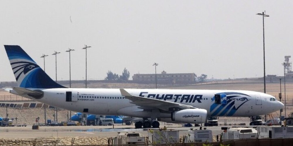 Šonakt pazudusi pasažieru lidmašīna, kas bija ceļā no Parīzes uz Kairu