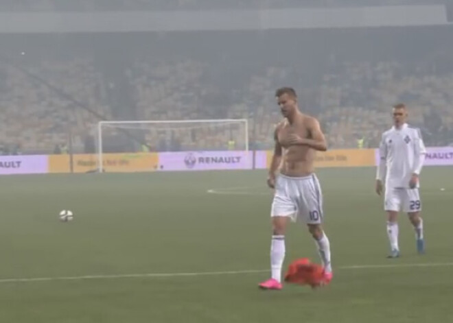 Ukraina sastāvā iekļauj savā starpā konfliktējošos futbolistus Stepanenko un Jarmolenko. VIDEO