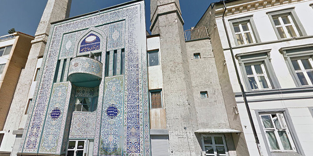 Oslo sieviete mēģina aizdedzināt mošeju