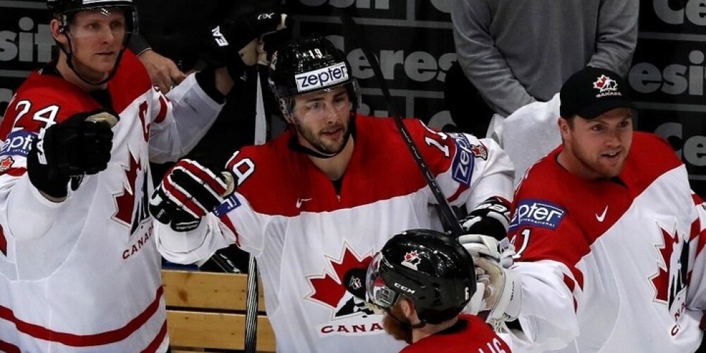 Kanādas hokejisti dramatiskā cīņā atspēlējas pret ASV un iekļūst finālā