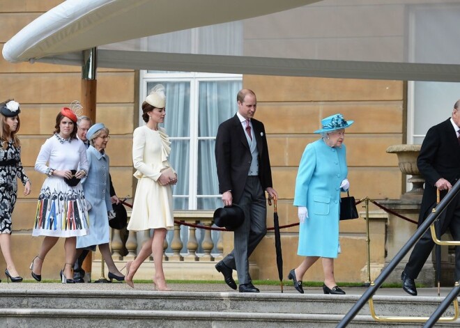 2016. gads. Hercogienei Ketrīnai šie bija ceturtie Bekingemas pilī apmeklētie dārza svētki, savukārt viņas vīrs princis Viljams uz omītes rīkoto gadskārtējo pasākumu ieradās vien pirmo reizi.