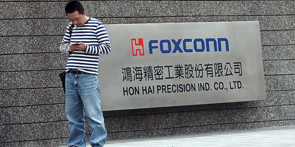 Ķīnas viedtālruņu ražotne aizstāj 60 tūkstošus strādnieku ar robotiem
