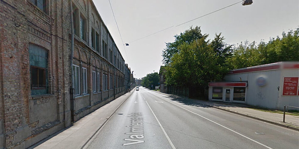 Nedēļas nogalē slēgs satiksmi Valmieras ielas posmā