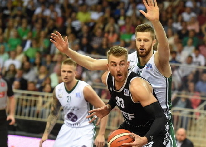 "VEF Rīga" basketbolisti nonāk uzvaras attālumā no Latvijas čempionu titula