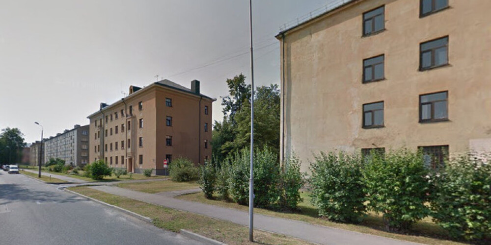 Dzīvokļu namā Patversmes ielā Rīgā nobrūk balkons; cietuši 2 vīrieši