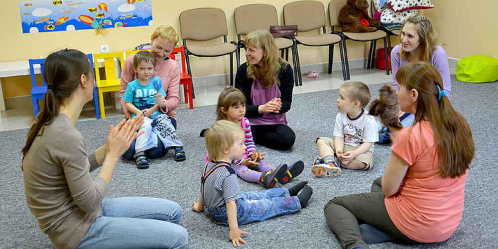 Latviešu mazuļu vecāki satraukti: Rīgā krievu bērni bērnudārzā tiek ātrāk nekā latvieši