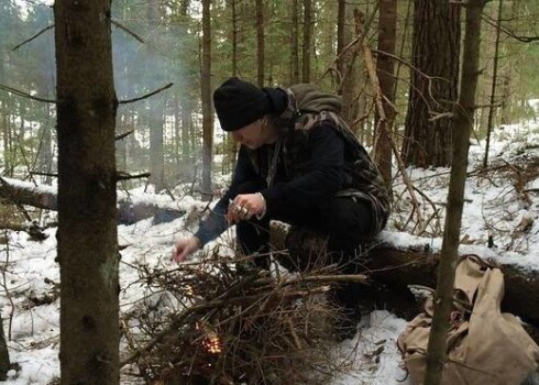 Dziesmas "Ceļā" klipā izdevies iemūžināt arī šosezon pēdējo Rēzeknes puses sniegu.