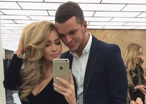 Қынаптың фотосуретіне пенис кіреді Максиммен порно көру