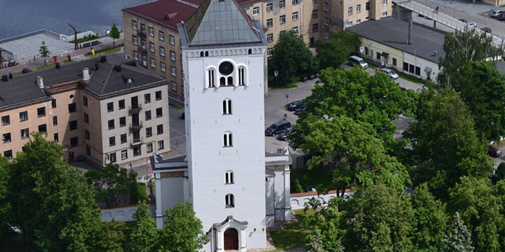 Pirmo reizi Jelgavas Sv. Trīsvienības baznīcas tornis piedalīsies Baznīcu naktī