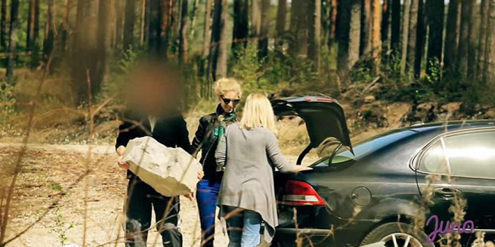 Slēptā kamera: kā latvieši gatavi palīdzēt piemēslot mežu. VIDEO