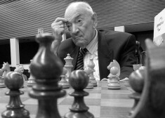 Korčnojs karjerā uzvarēja aptuveni 100 starptautiskos turnīros.