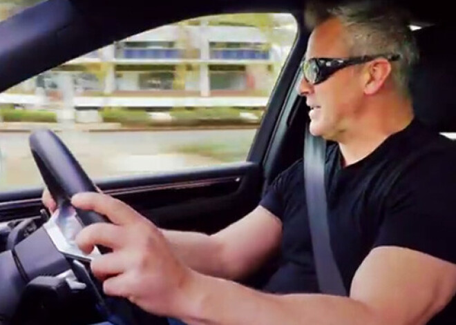 "Top Gear" jaunās sezonas otro sēriju televīzijā noskatās 2,8 miljoni cilvēku